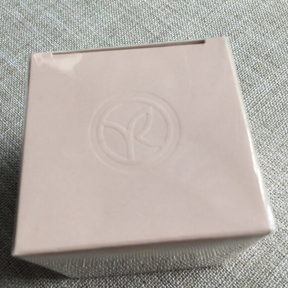 Reveal Your Beauty Riche Creme Intense Regenerating Care collector edition 50 yr - Picture 7 of 9